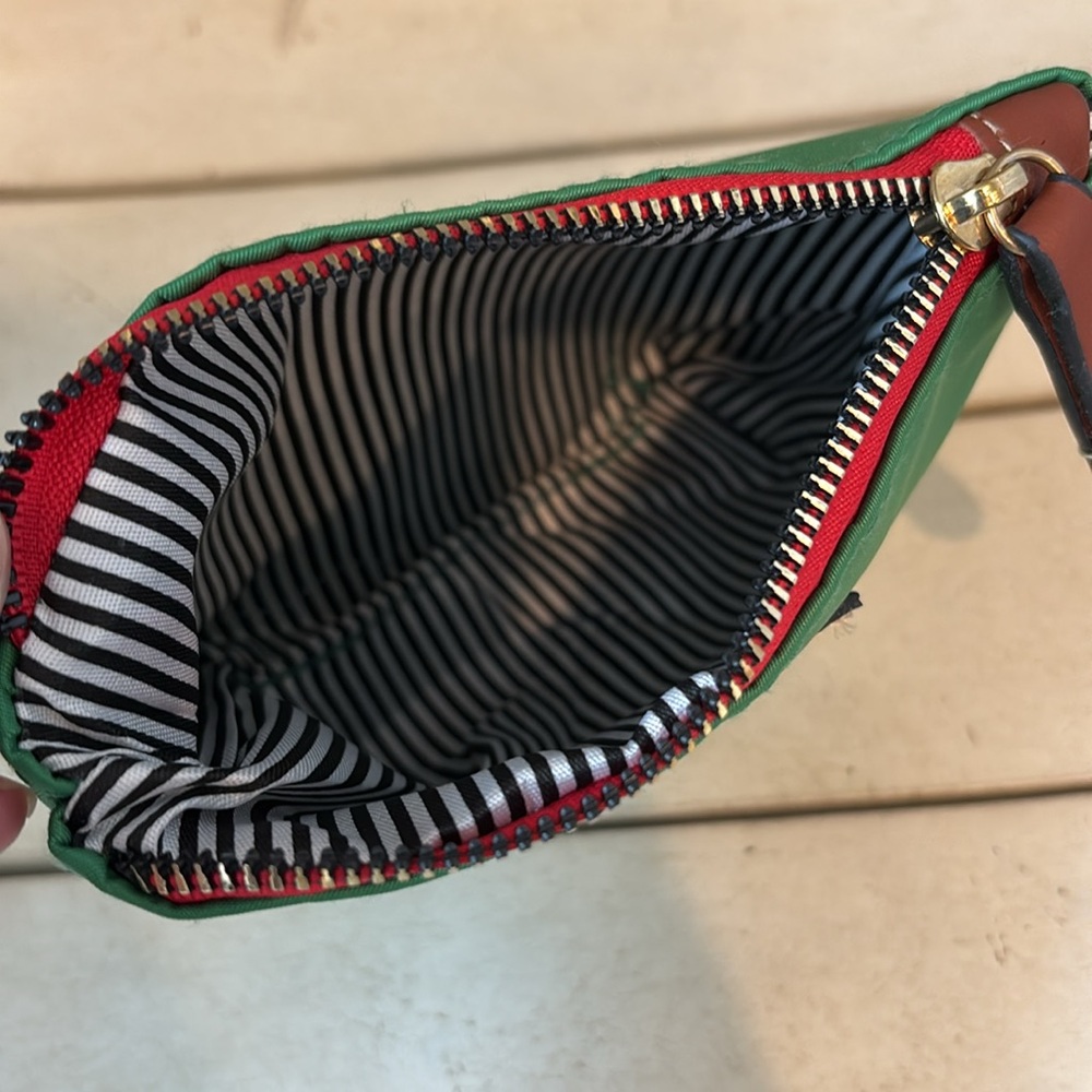 💚Dooney & Bourke Green Zip Cosmetic pouch - Picture 7 of 7